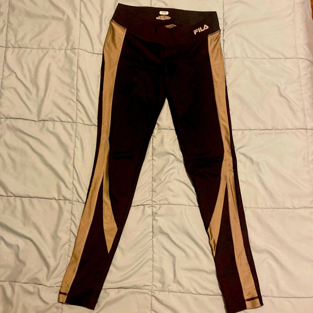 3/$15 SALESleek workout pants